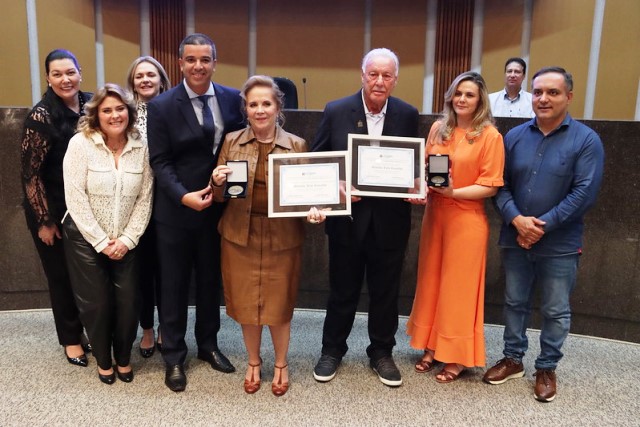 Alunos do Jean Piaget fazem sabatina com prefeito de Santos