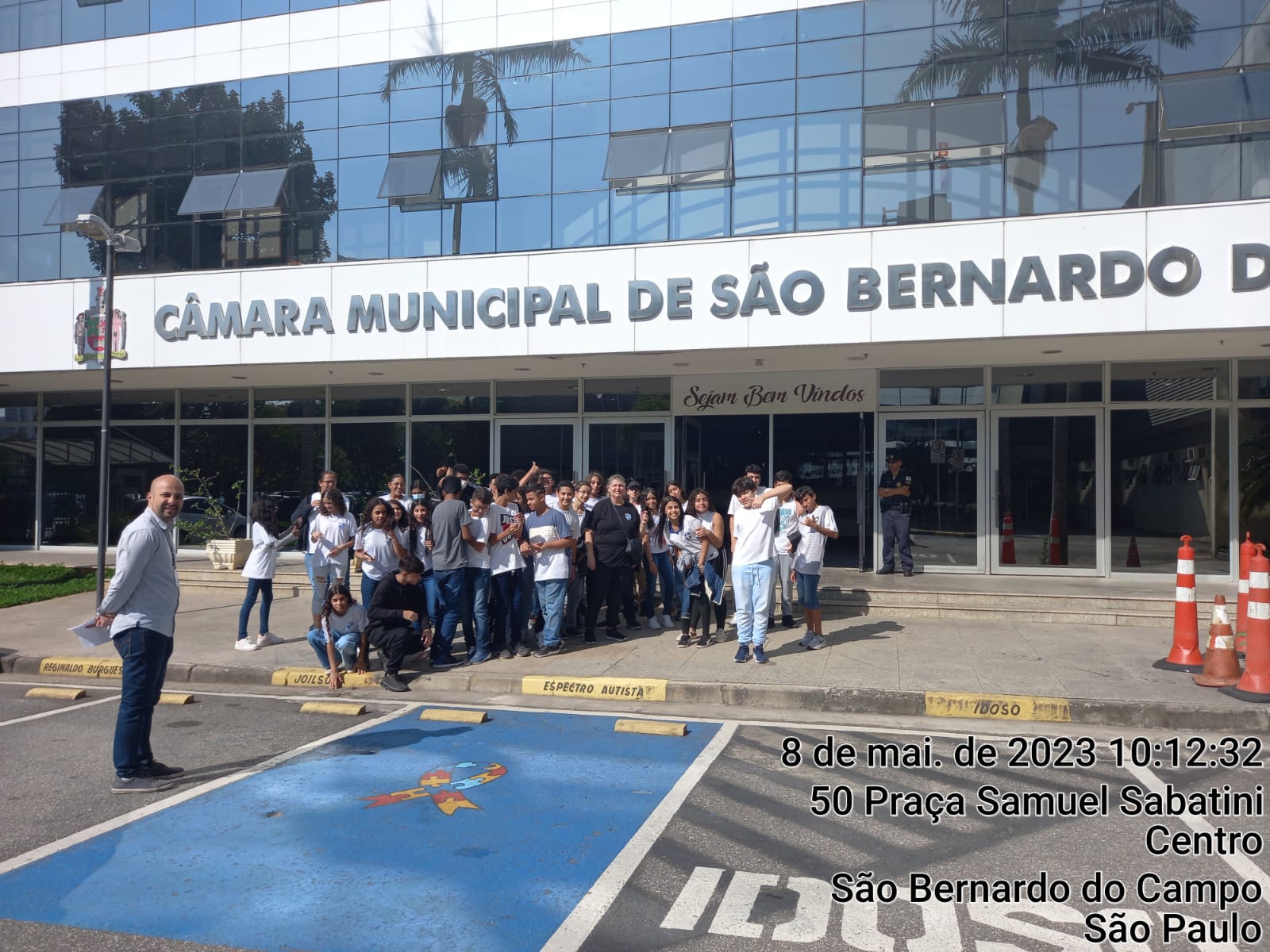 Alunos do Jean Piaget fazem sabatina com prefeito de Santos